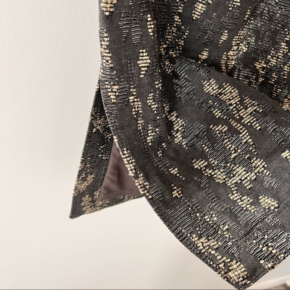 Banana Republic Jacquard 
Gorgeous BR metallic skirt in dark taupe/grey - Picture 6 of 8